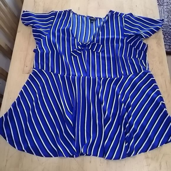 🆕Torrid size 1 blue stripes georgette bow blouse - Picture 3 of 7